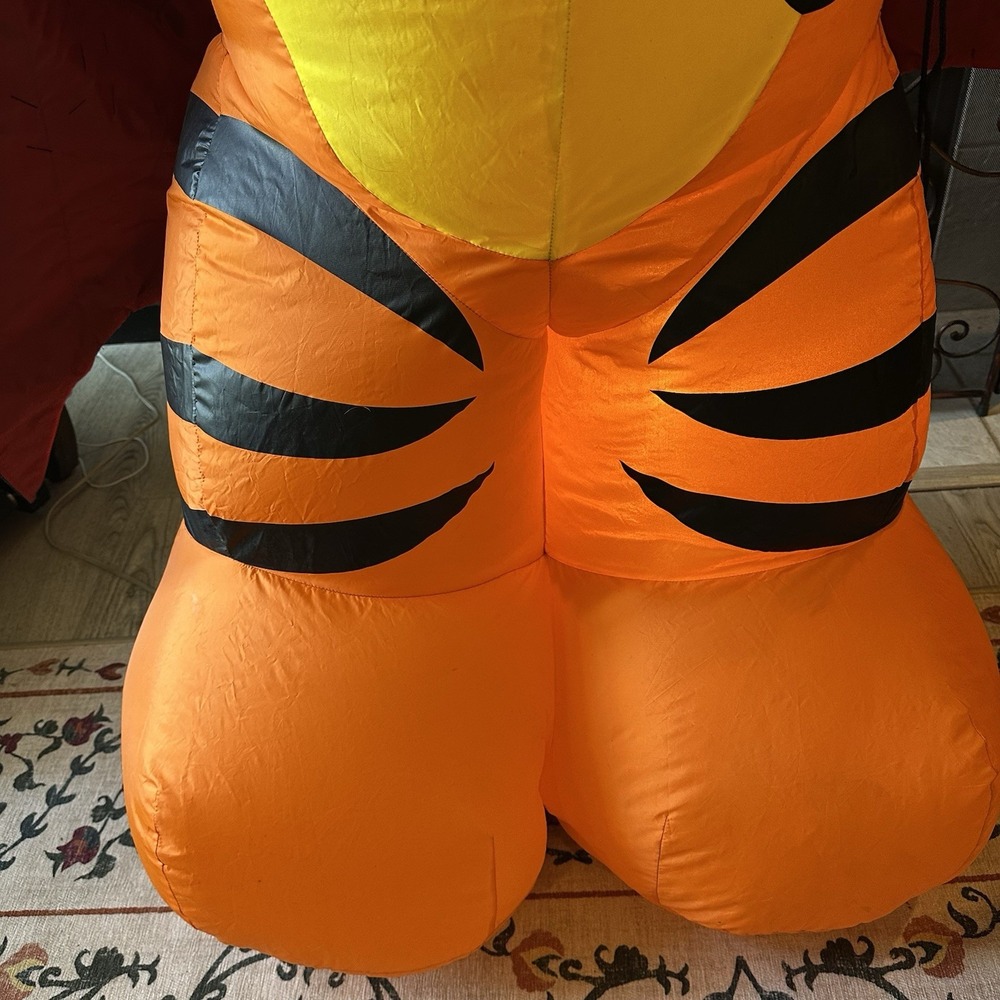 Gemmy Disney Tigger Airblown Inflatable Halloween Over 7 Ft Rare 2003 Read - Picture 4 of 11